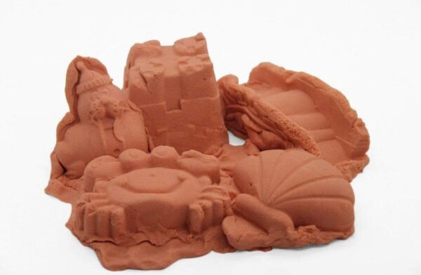 Mold, squish & shape with 1kg Sensory Sand in Orange! Includes fun shapes for endless tactile play. Get yours now at My Kleine Winkel!