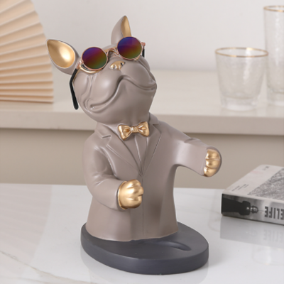 Display your wine in style with the best Bulldog Wine Holder in grey. Made of durable resin, 22×16×27cm. A unique statement piece! Shop now at My Kleine Winkel!